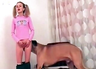 Slender amateur whore seduces a huge dog for a wild zoo porn